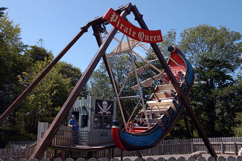 A pirate funfair ride