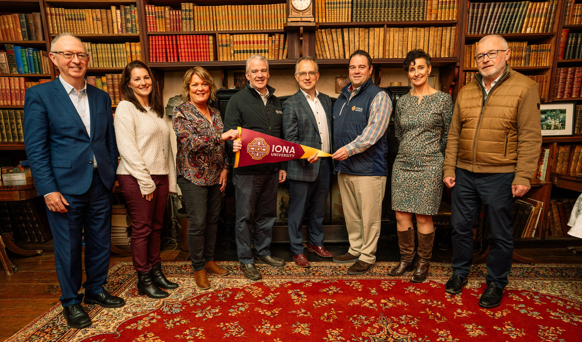 Harry Hughes (Director of Westport Estate), Sherylyn Watson (Ph.D., MSN, RN, CNE, Director of Nursing at Iona University), Eileen Ivers (Board of Trustees, Iona University), Dr Seamus Carey (President, Iona University), Barry O'Connor (CEO, Westport Estate), Kevin O'Sullivan (Senior VP of Enrolment Management & Student Affairs), Biddy Hughes (Head of Operations, Westport Estate) and Owen Hughes (Director of Westport Estate).